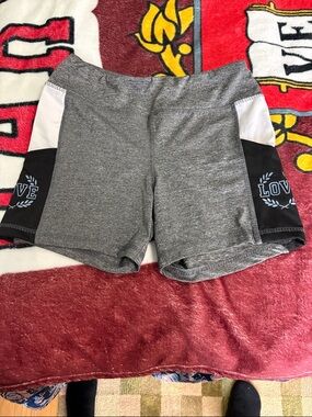 Love Performance Women's Gray Active Shorts size M juniors